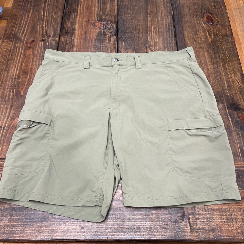 Duluth Trading Co Mens Cargo Shorts Khaki Size 44 Nylon Outdoor Work, stretch